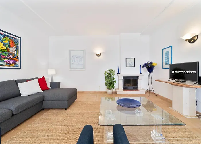 Tangerine By Hellovacations